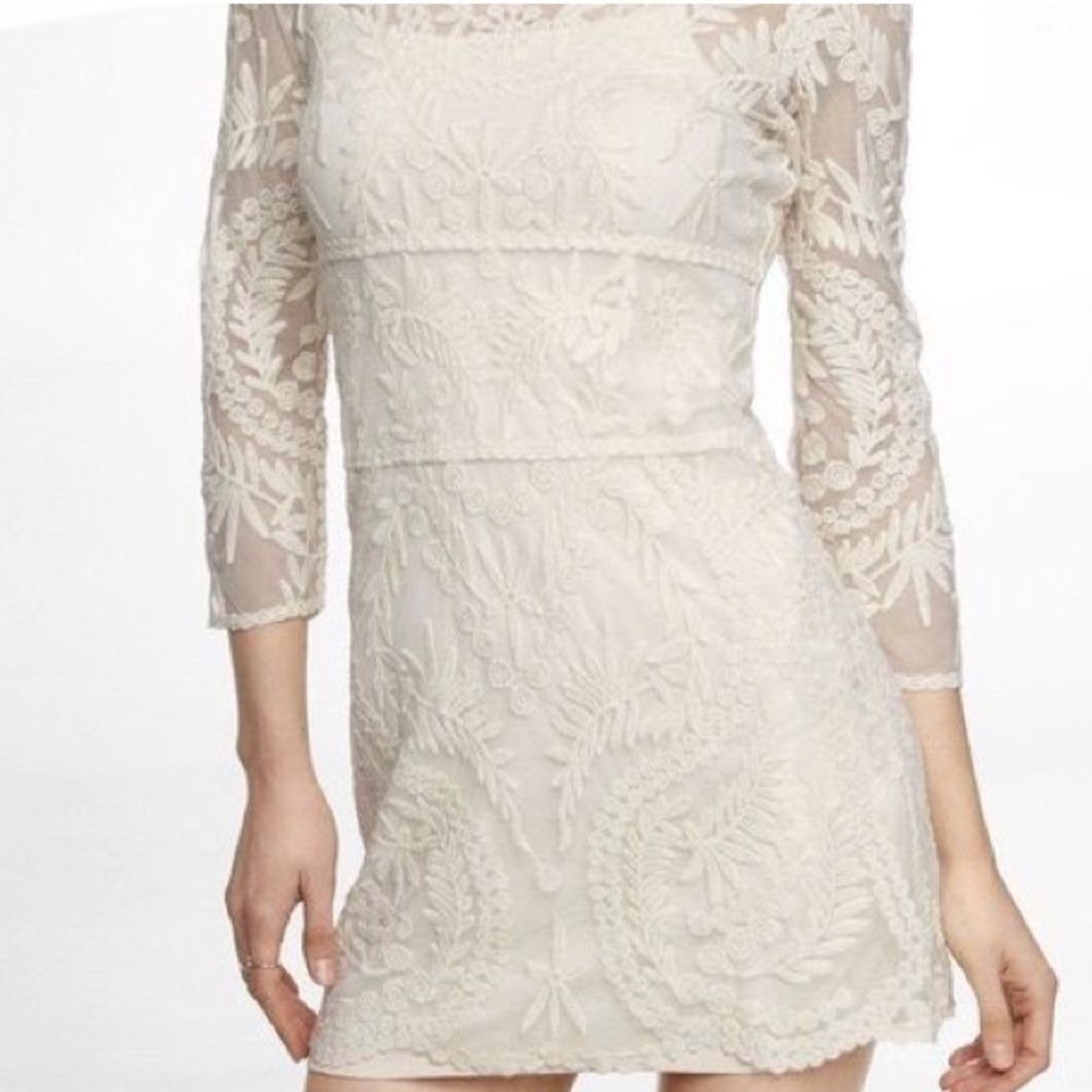 Express cream dress - Picture 1 of 3